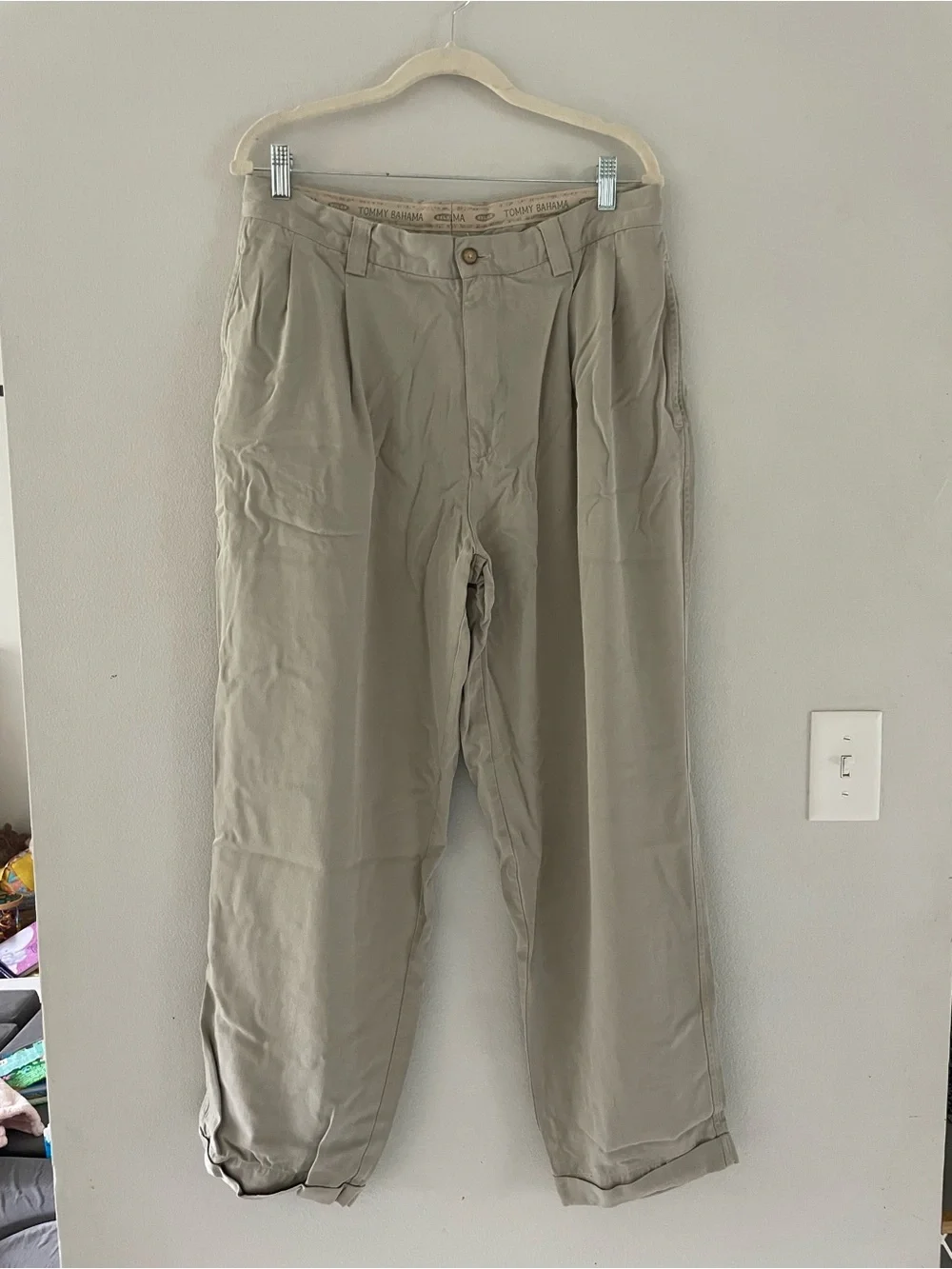 Men’s Tommy Bahama Beige Silk Pleated Relaxed-Fit Chinos